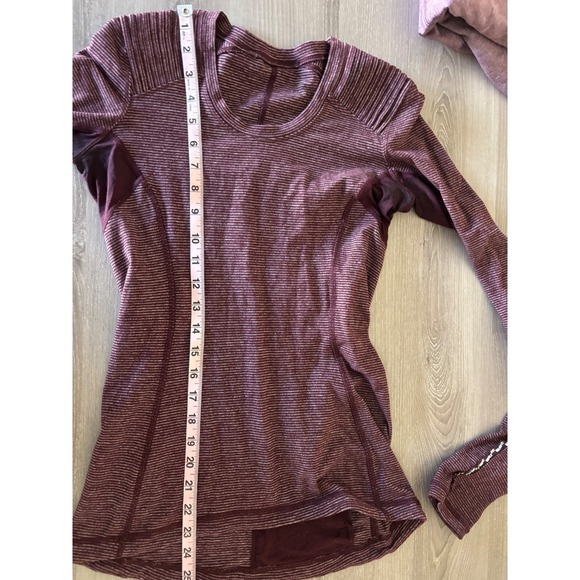 Lululemon Athletica Sz 4 Striped Long Sleeve Thumbhole Zip Pocket Workout Top - Picture 7 of 8